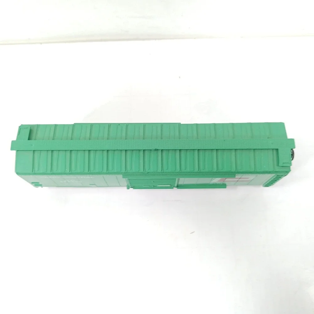 Athearn HO Scale Penn Central 50 Ft Plug Door Box Car PC 268800 Green 1327